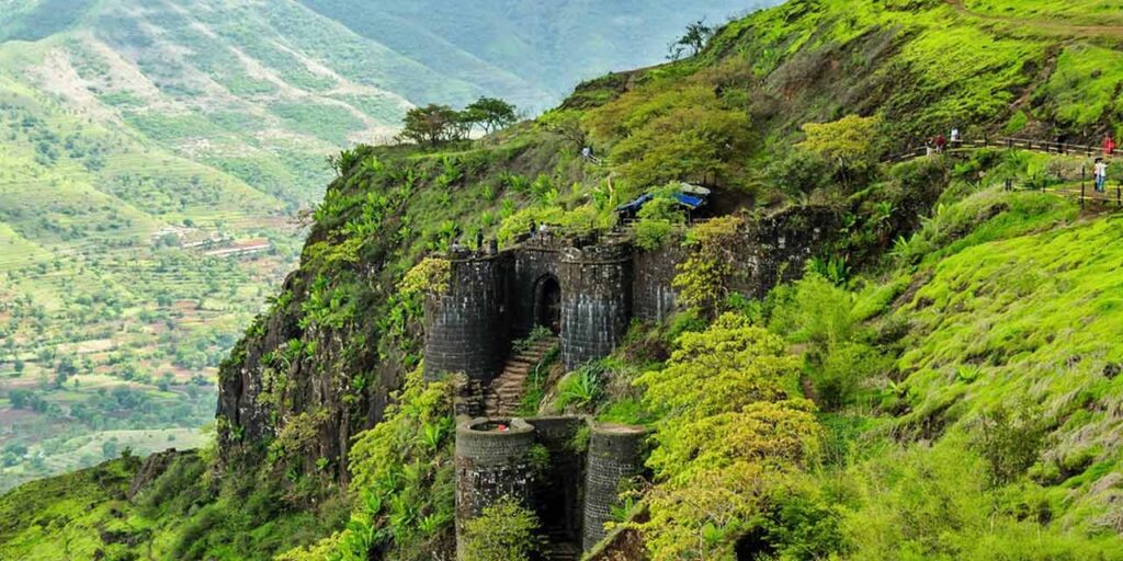 20 Best Places to Visit in Pune – Discover the Cultural Soul of Maharashtra 5 Sinhagad Fort
